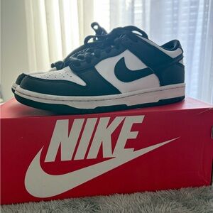 Nike Kids Black and White Sneakers size 5Y